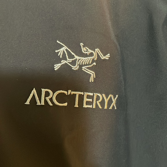 Arc’Teryx Beta Rain Jacket Size XL - Picture 2 of 7